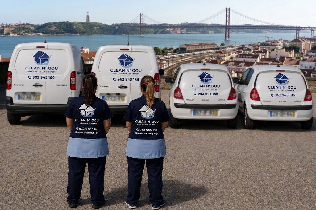 Equipa Clean N’ Gou e viaturas de apoio ao serviço de Alojamento Local